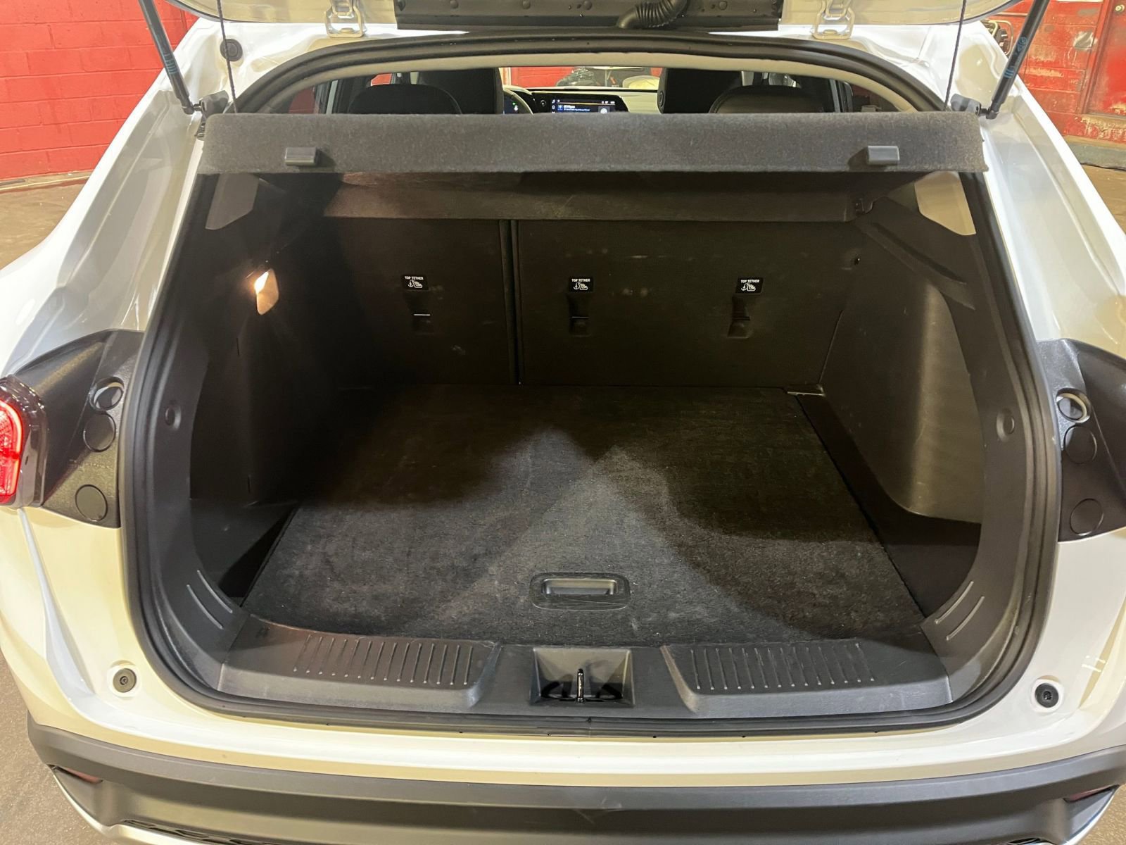 Used 2025 Chevrolet Trax LT w/ LT Convenience Package image 30