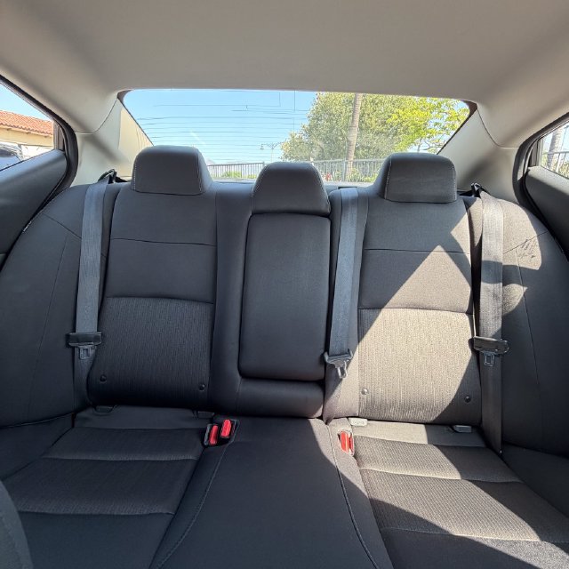 Used 2024 Nissan Altima 2.5 SV FWD image 32