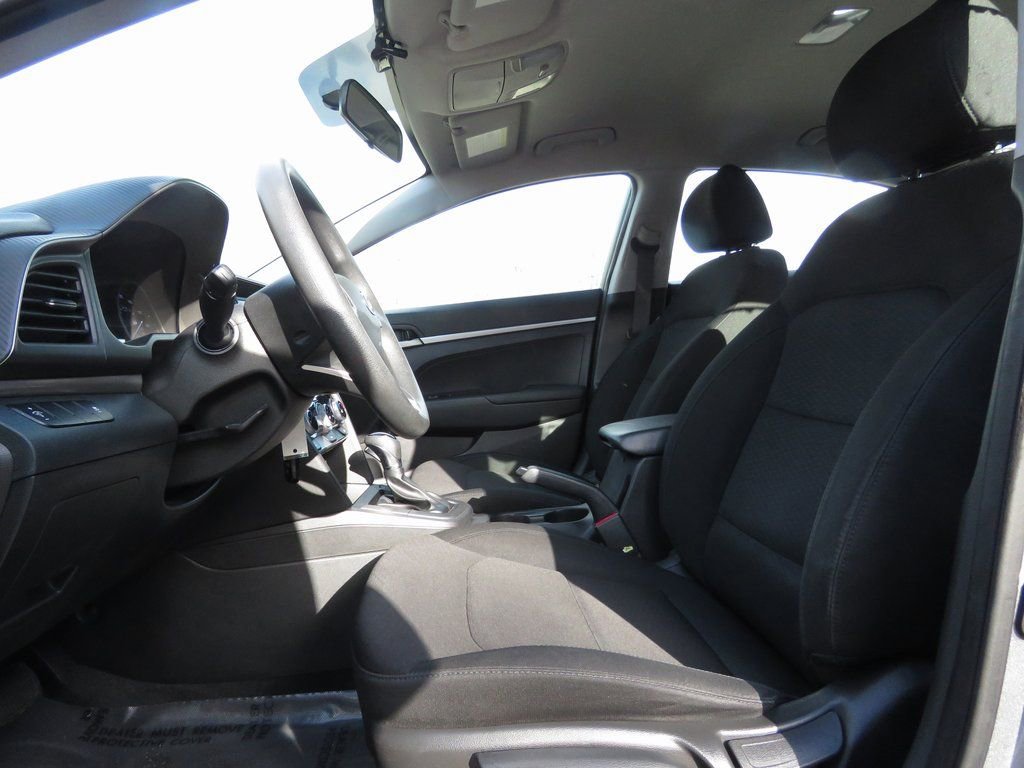 Used 2019 Hyundai Elantra SE w/ Cargo Package image 11