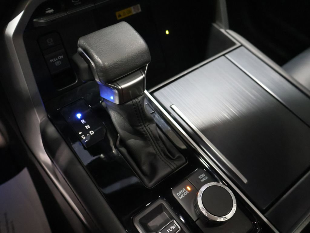 Used 2024 Toyota Tundra Platinum image 31