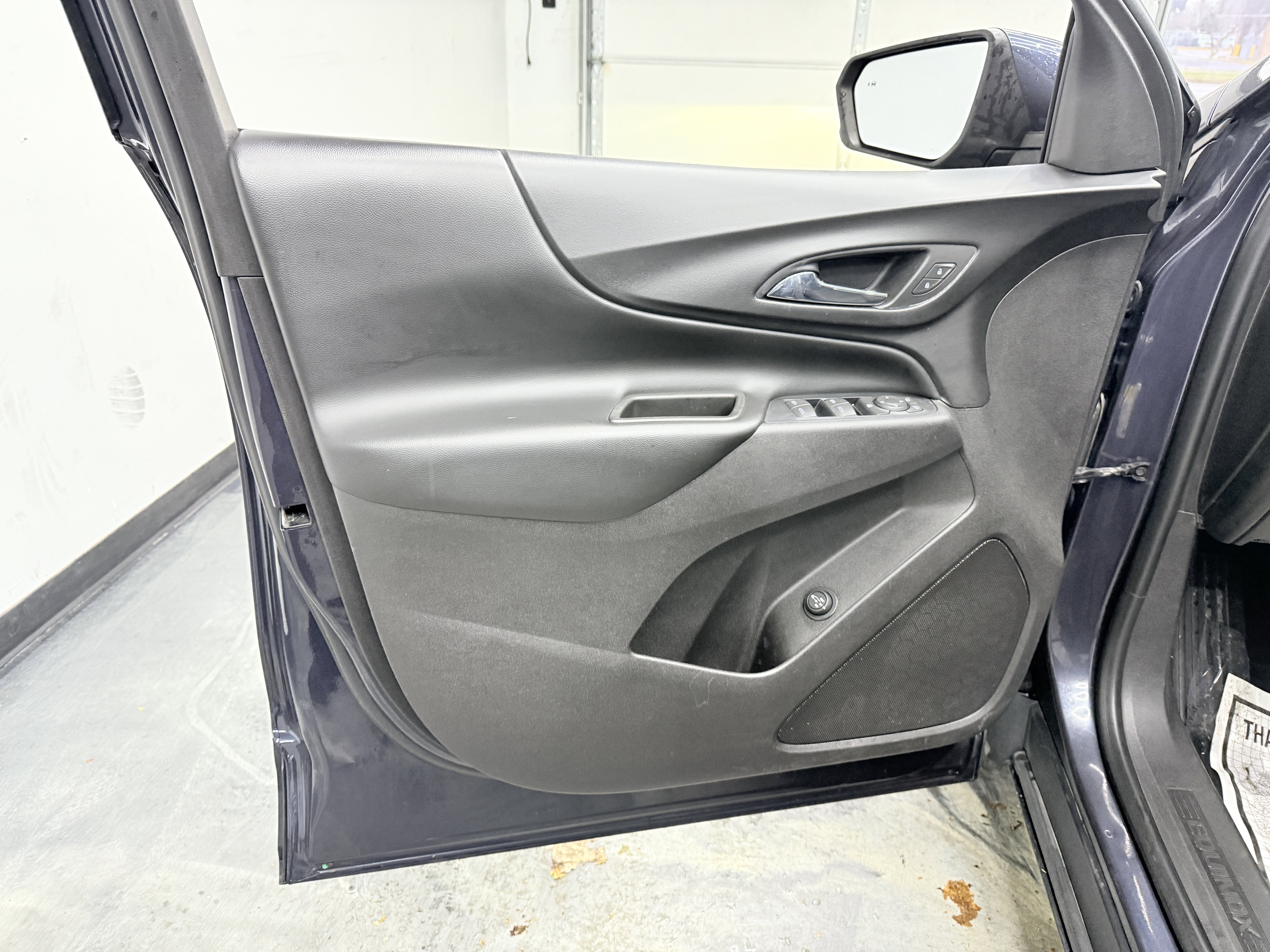 Used 2018 Chevrolet Equinox LT image 12