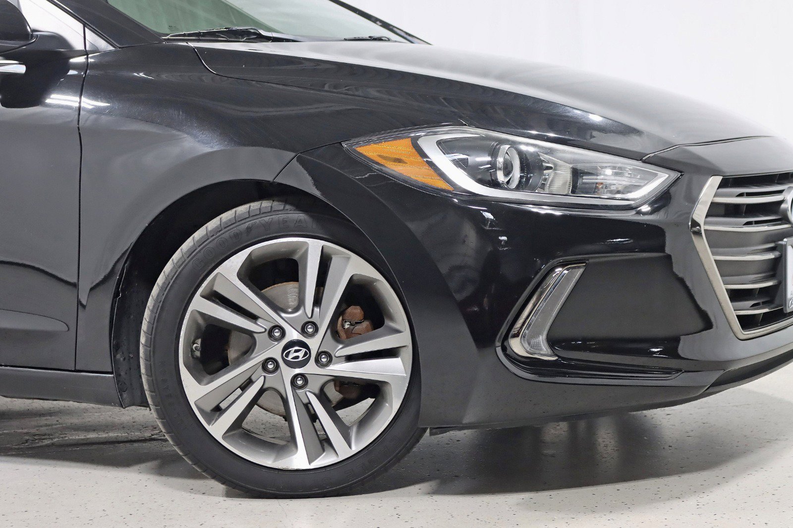 Used 2018 Hyundai Elantra Limited w/ Cargo Package FWD image 5