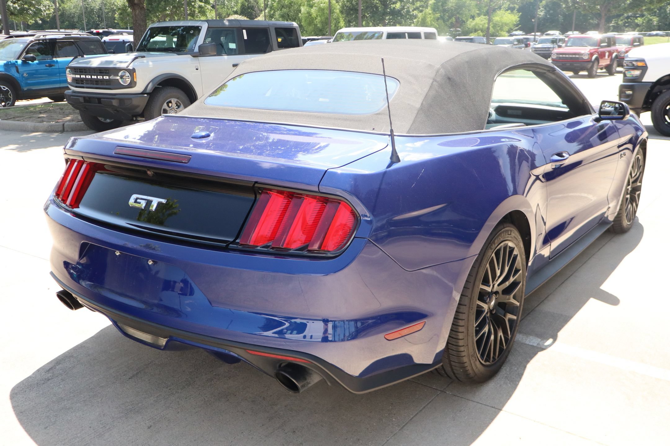 Used 2016 Ford Mustang GT Premium w/ GT Performance Package RWD image 3
