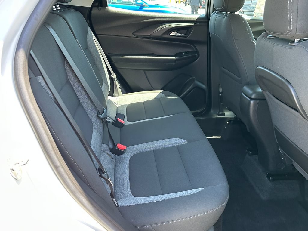 Used 2023 Chevrolet TrailBlazer LS FWD image 18