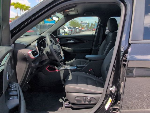 Used 2023 Chevrolet TrailBlazer RS w/ Convenience Package FWD image 9