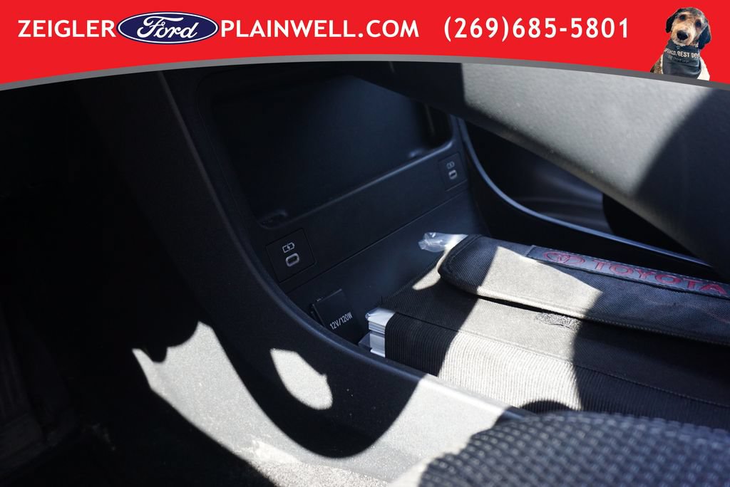 Used 2024 Toyota bZ4X FWD image 25
