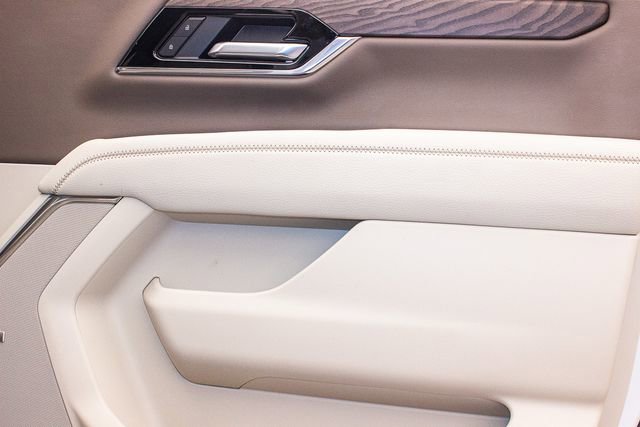 Used 2025 GMC Yukon XL Denali image 11