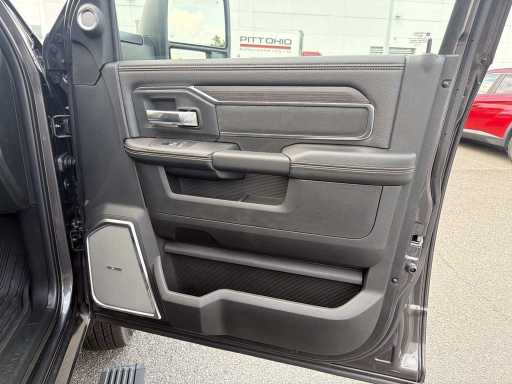 New 2026 RAM 3500 Laramie AWD/4WD image 25