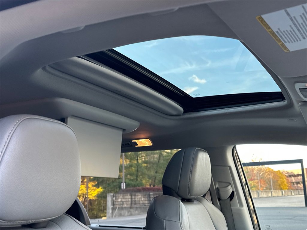 Used 2022 Toyota Sienna XLE image 11