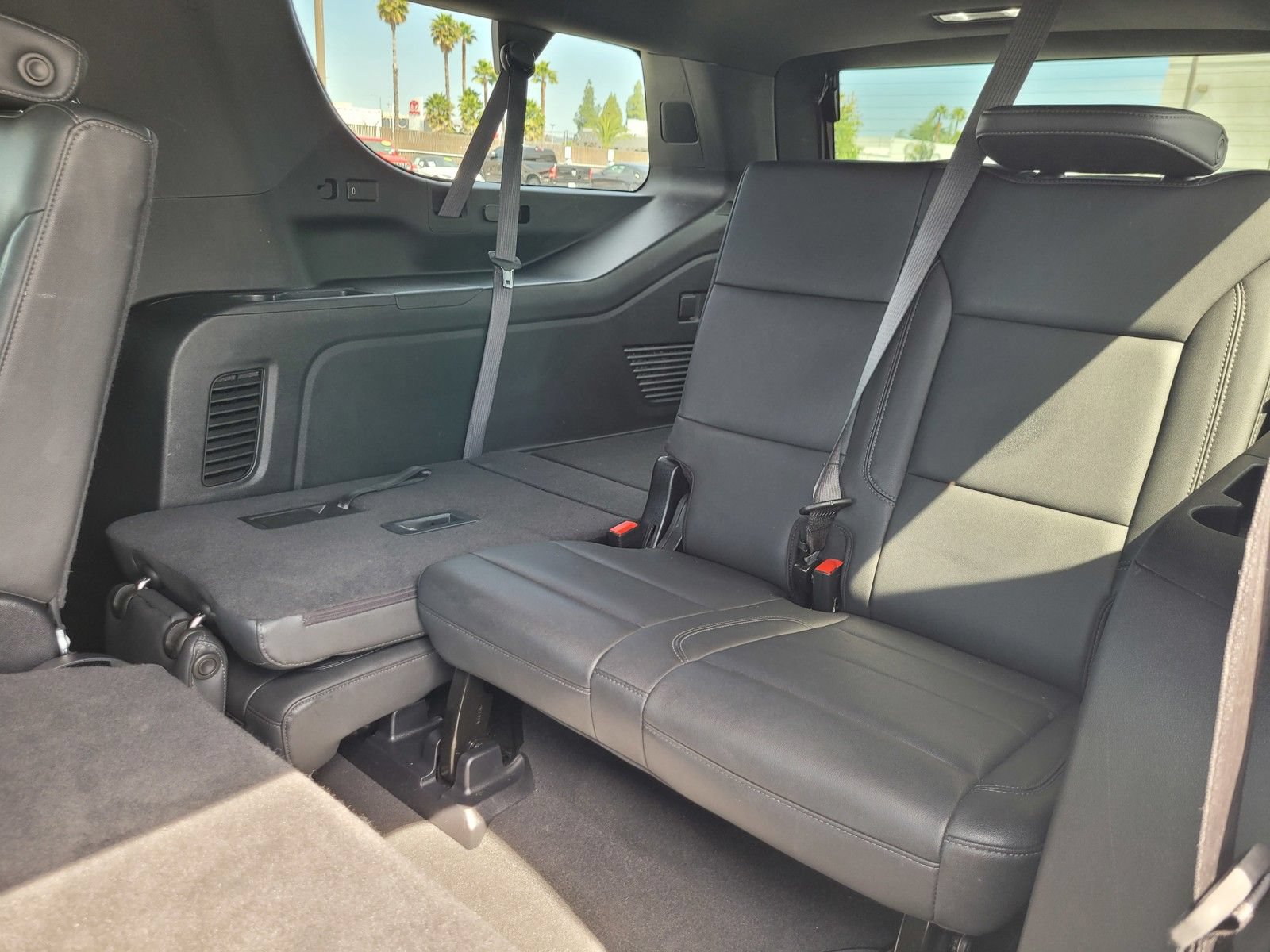 Used 2025 Chevrolet Suburban LT AWD/4WD image 12