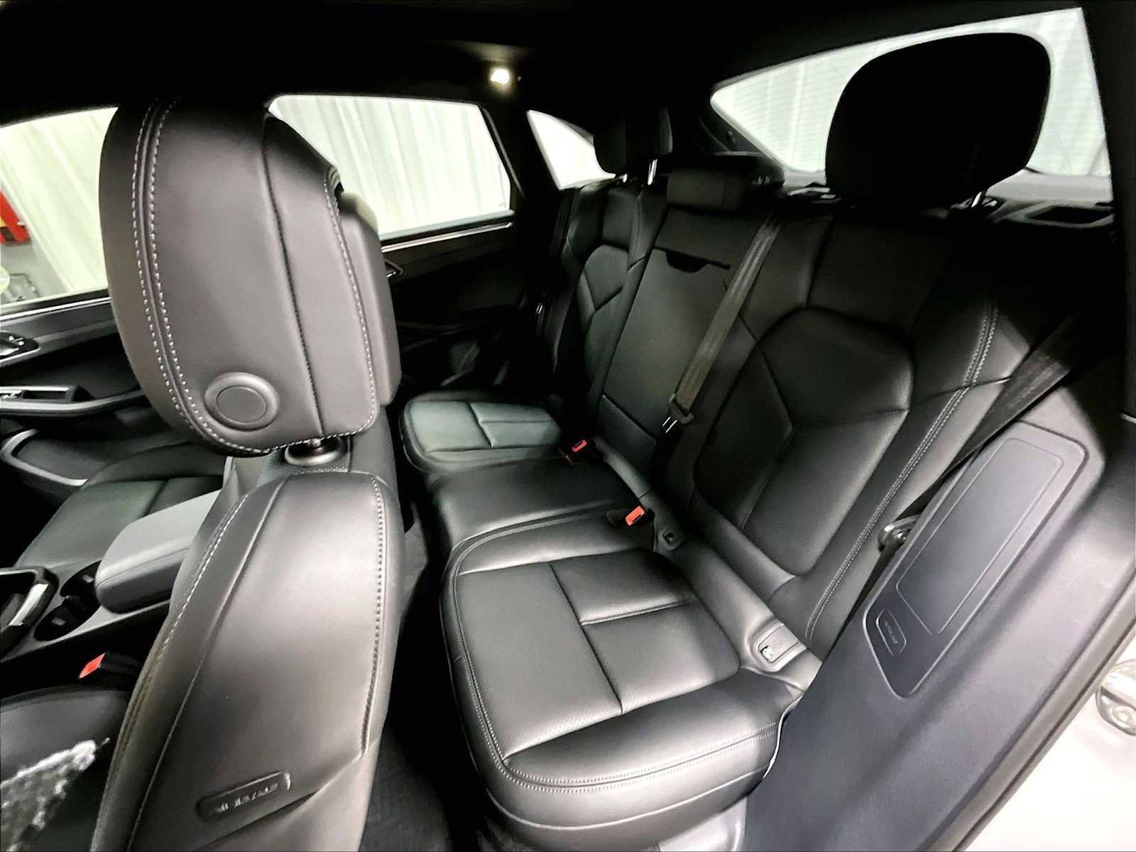 Used 2025 Porsche Macan GTS image 30