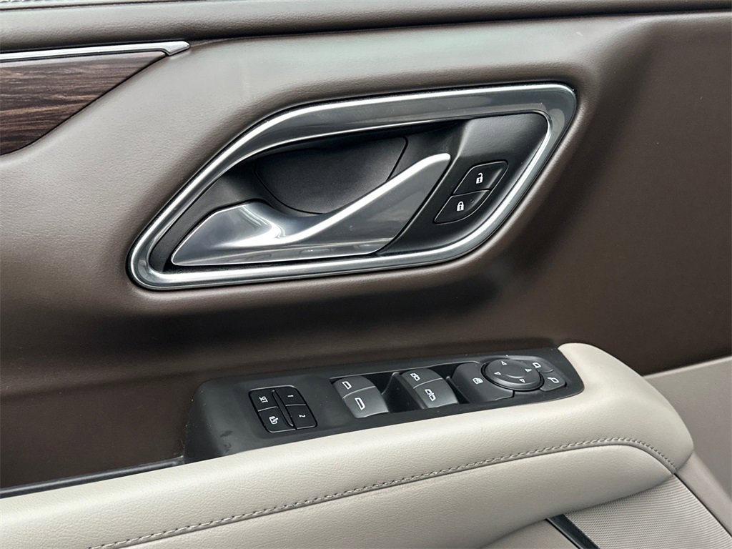 Used 2023 Chevrolet Suburban LT image 15