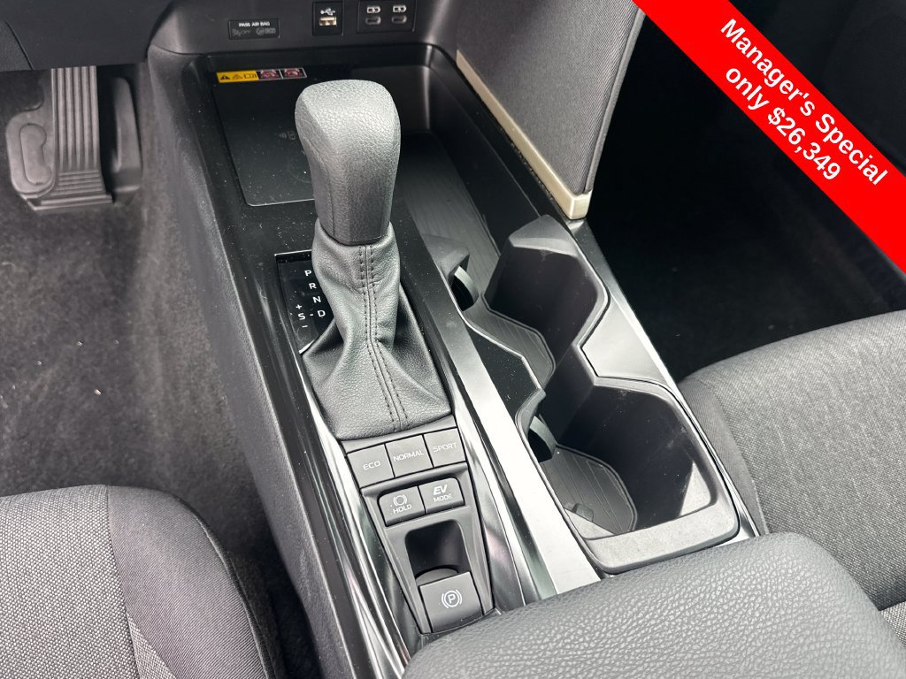 Used 2025 Toyota Camry LE AWD/4WD image 39