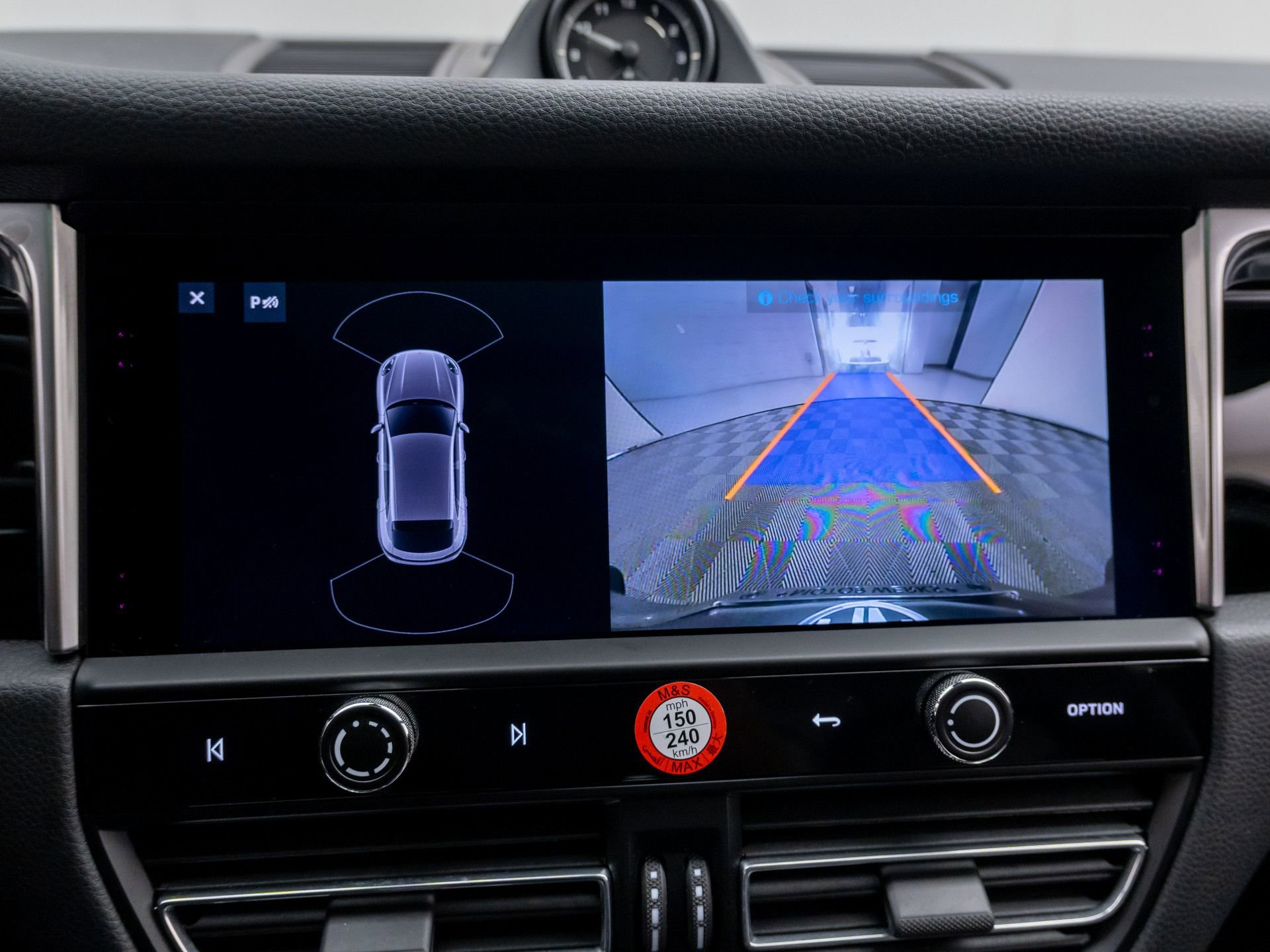Certified 2023 Porsche Macan S AWD/4WD image 28