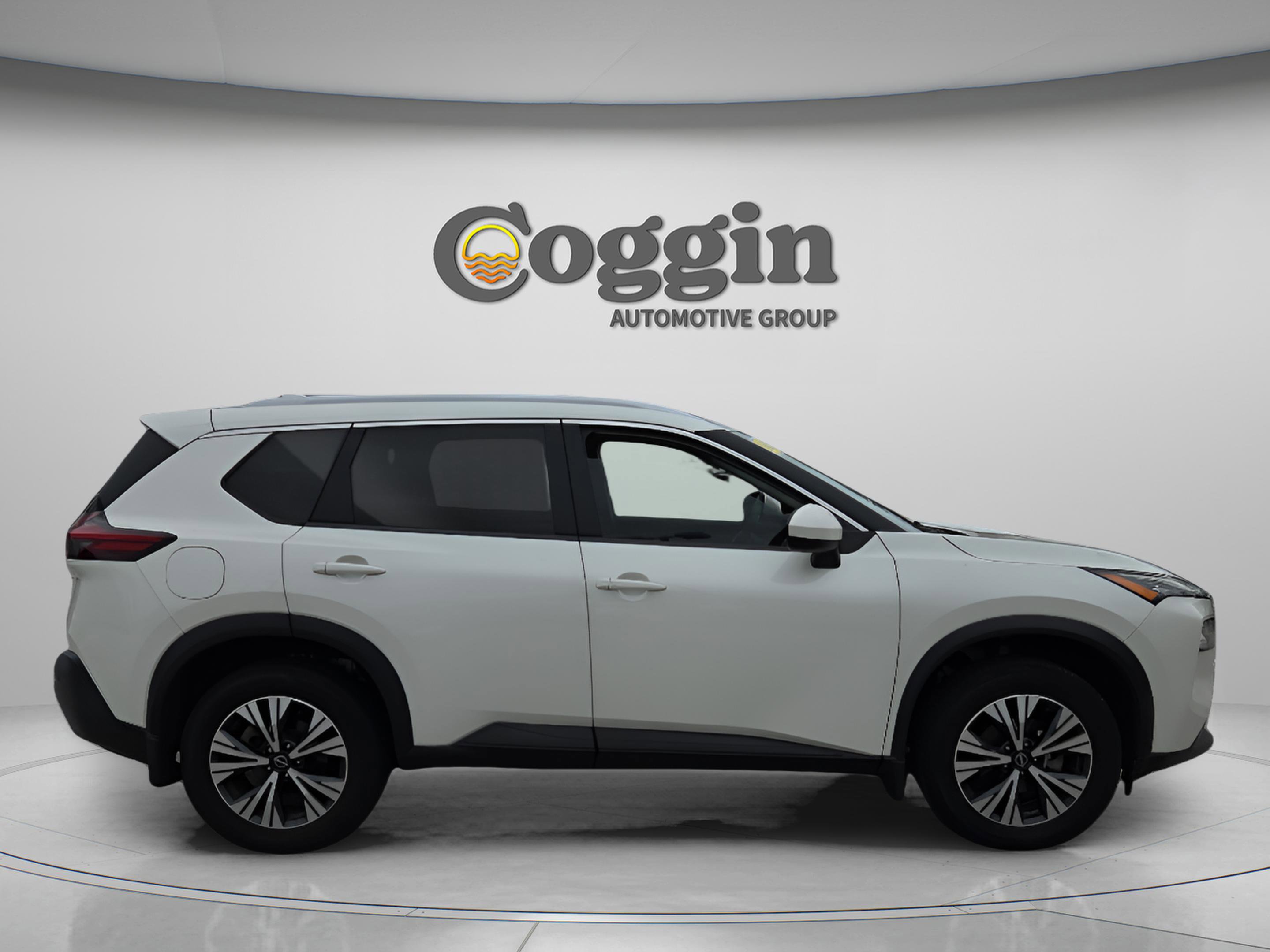 Used 2023 Nissan Rogue SV w/ SV Premium B Package image 6
