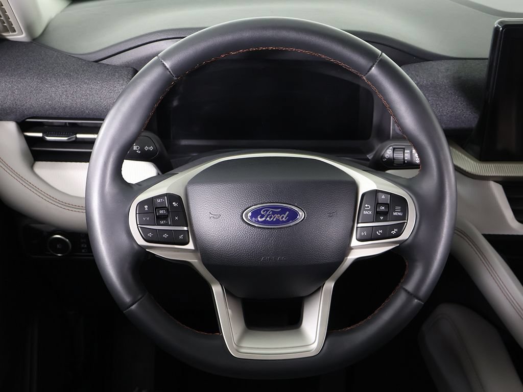 Used 2025 Ford Explorer Active w/ Active Comfort Package AWD/4WD image 41