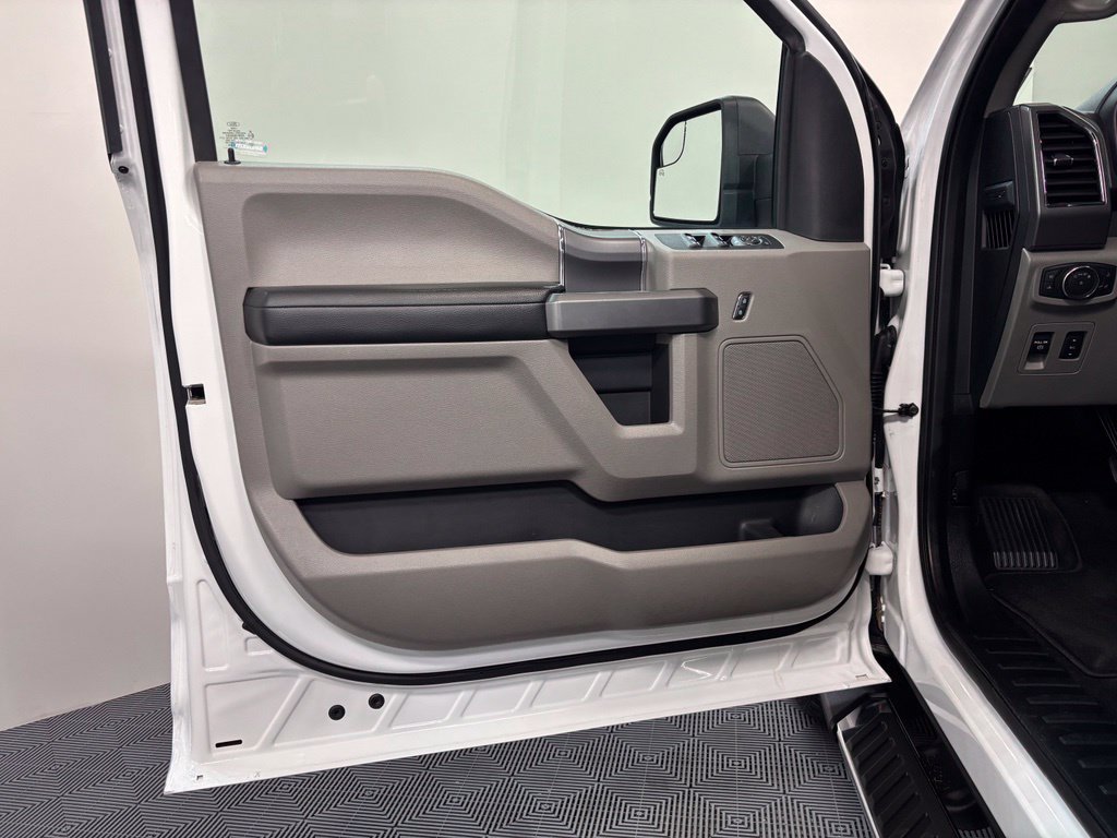 Used 2019 Ford F150 XLT w/ Equipment Group 302A Luxury AWD/4WD image 23