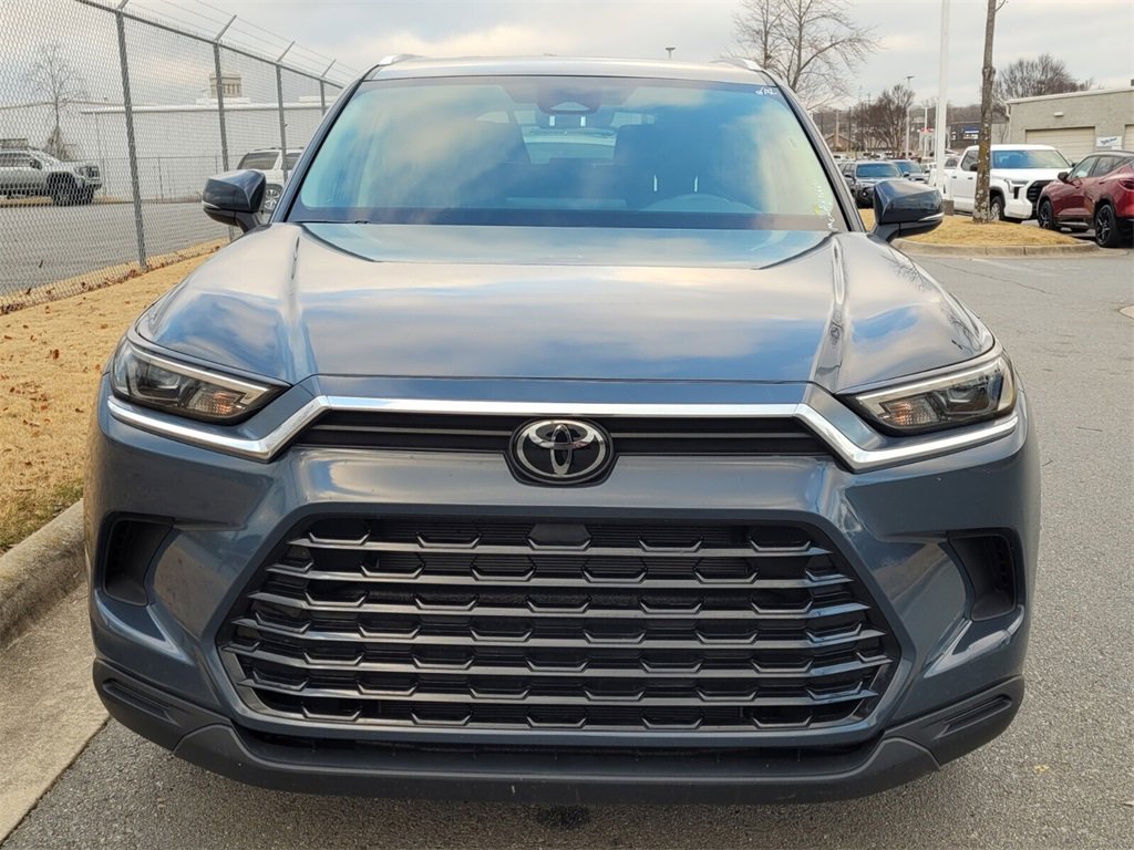 Used 2025 Toyota Grand Highlander FWD image 2