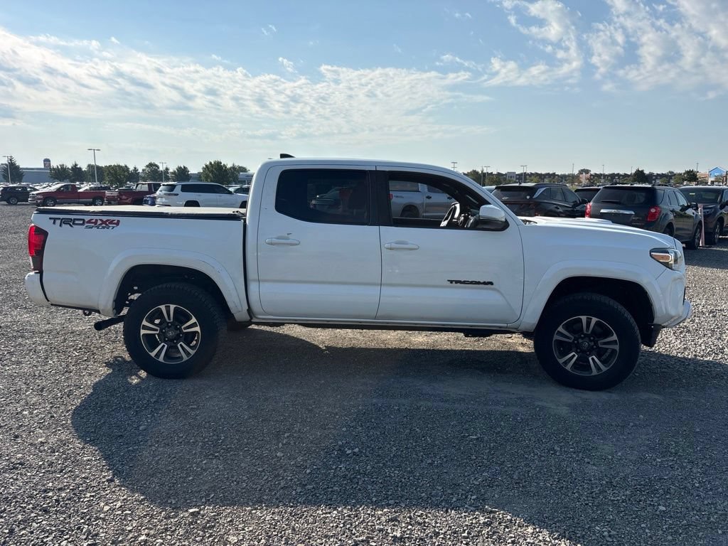 Used 2019 Toyota Tacoma TRD Sport w/ Technology Package AWD/4WD image 12