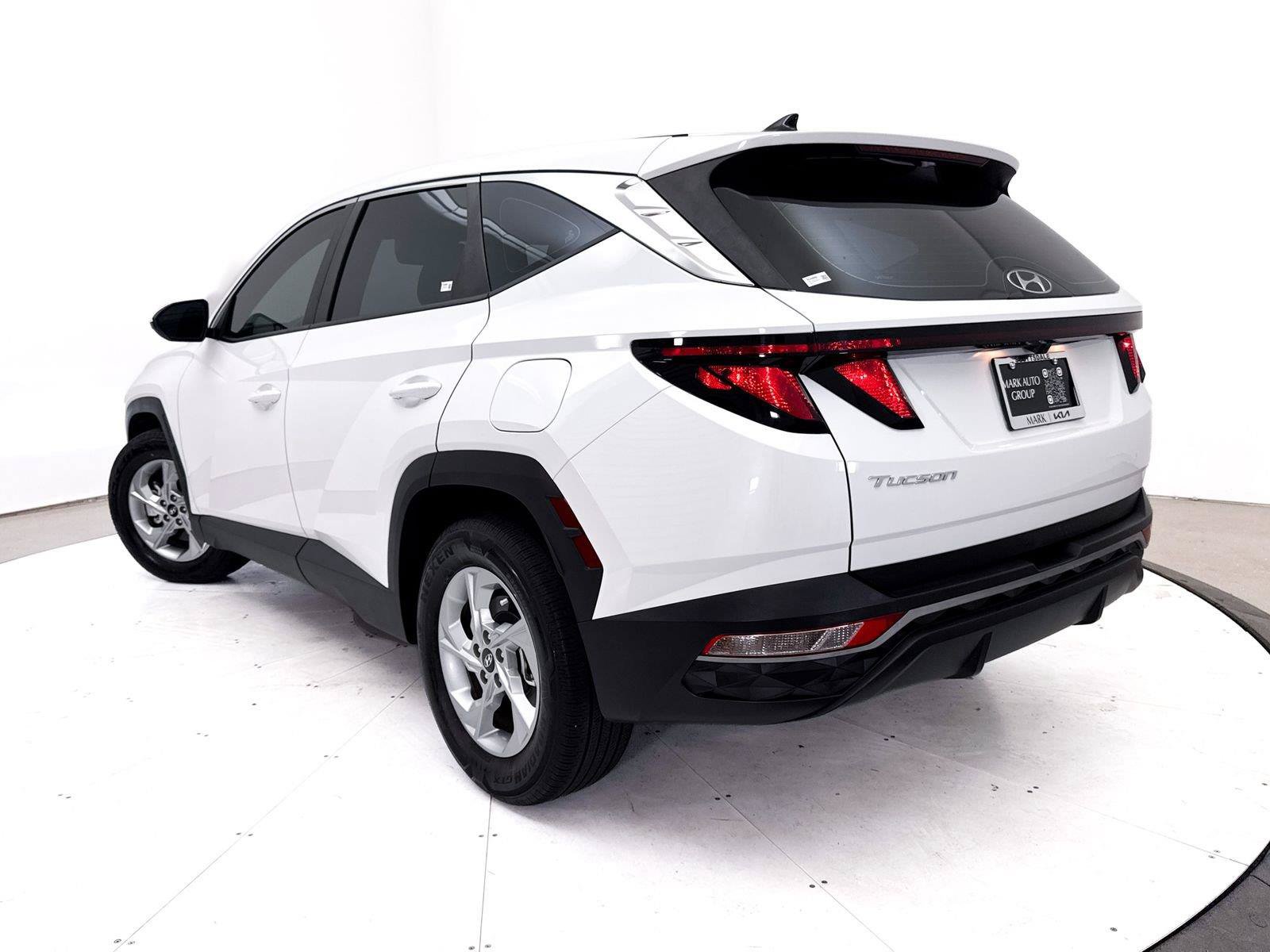 Used 2024 Hyundai Tucson SE FWD image 2