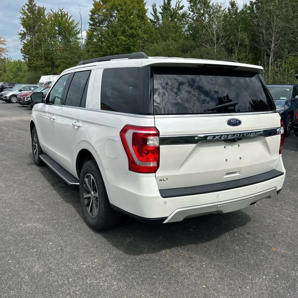 Used 2019 Ford Expedition XLT w/ Equipment Group 202A AWD/4WD image 4