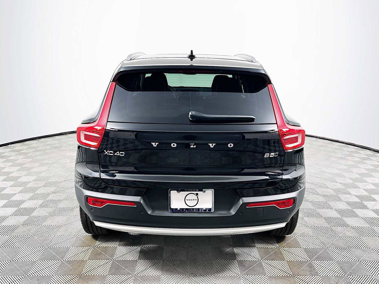 Used 2025 Volvo XC40 B5 Core w/ Protection Package Premier image 6