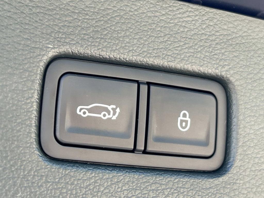 Used 2025 Genesis GV80 3.5T Advanced AWD/4WD image 14