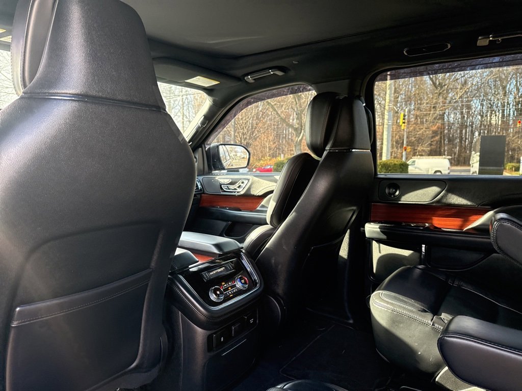 Used 2021 Lincoln Navigator L Reserve image 11