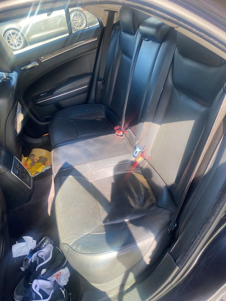 Used 2017 Chrysler 300 C RWD image 9