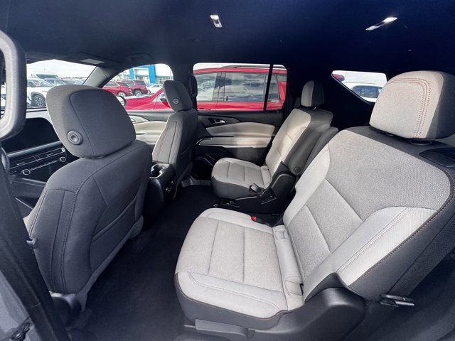 Used 2025 Chevrolet Traverse LT image 7