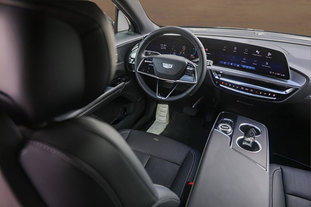 Certified 2024 Cadillac Lyriq Luxury image 24