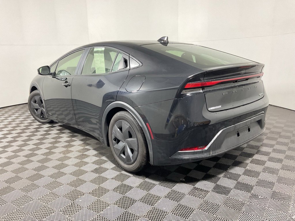 Used 2025 Toyota Prius LE image 10