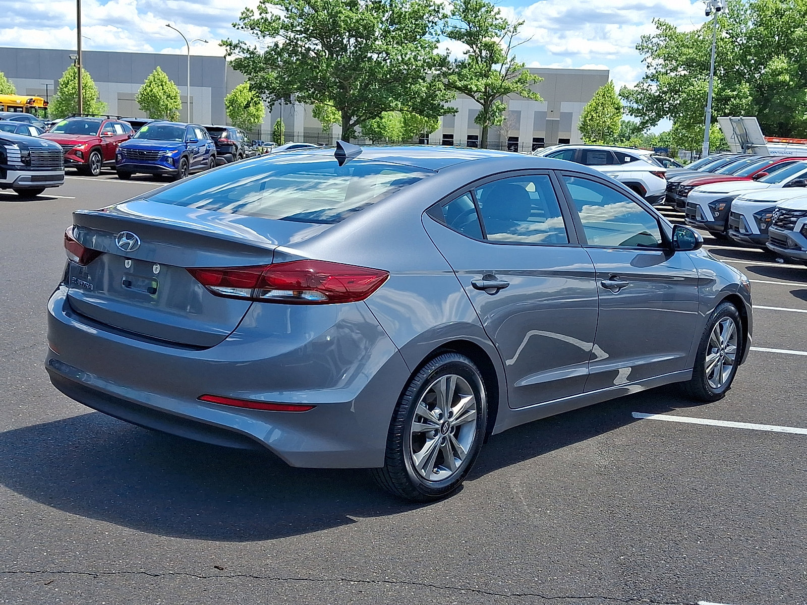 Used 2018 Hyundai Elantra SEL w/ Cargo Package FWD image 6