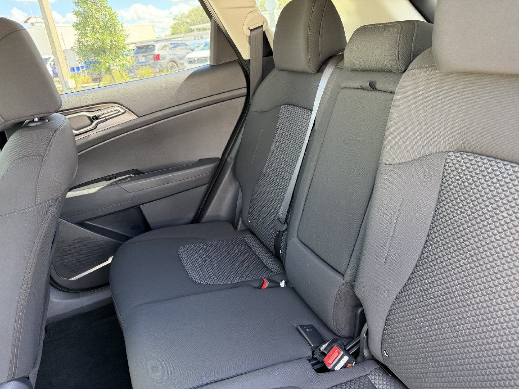New 2027 Kia Sportage LX FWD image 19