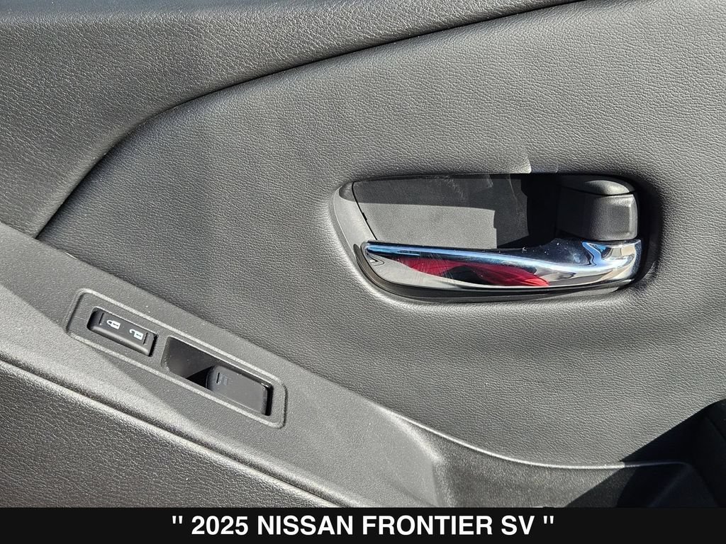 Used 2025 Nissan Frontier SV RWD image 31