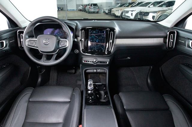 Certified 2025 Volvo XC40 B5 Ultra w/ Protection Package Premier image 6