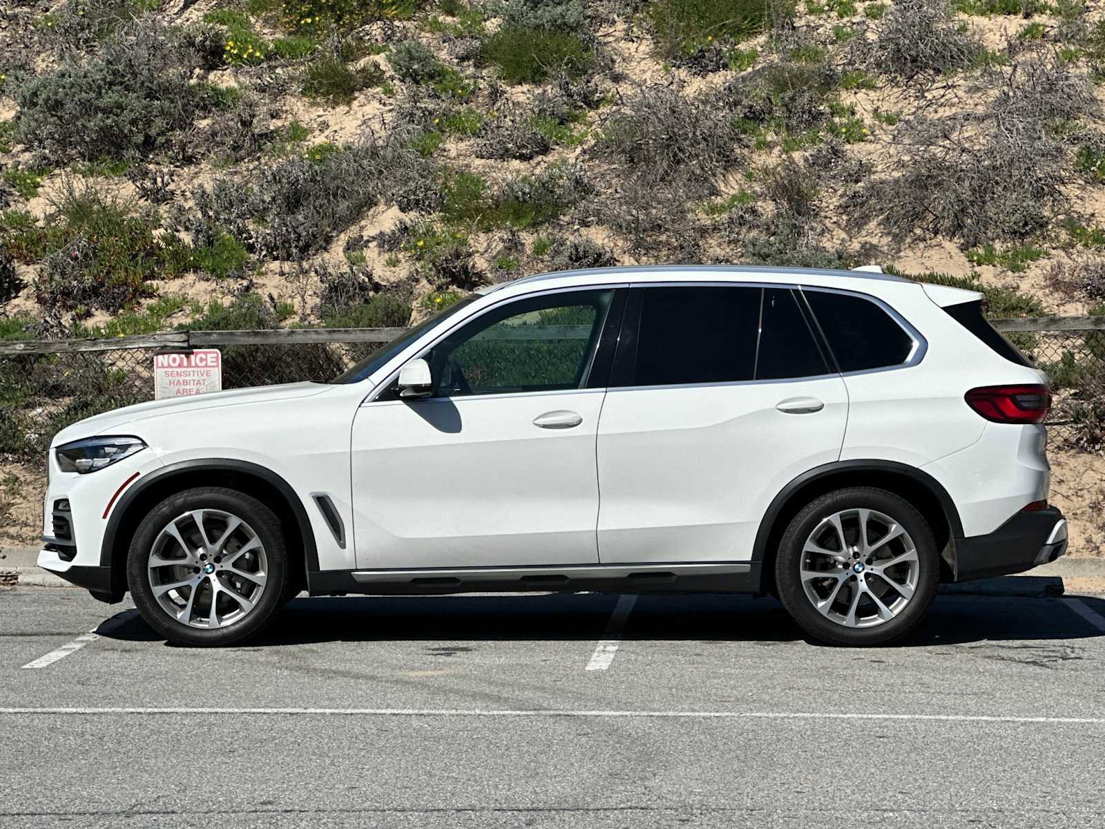 Used 2020 BMW X5 xDrive40i w/ Premium Package image 2