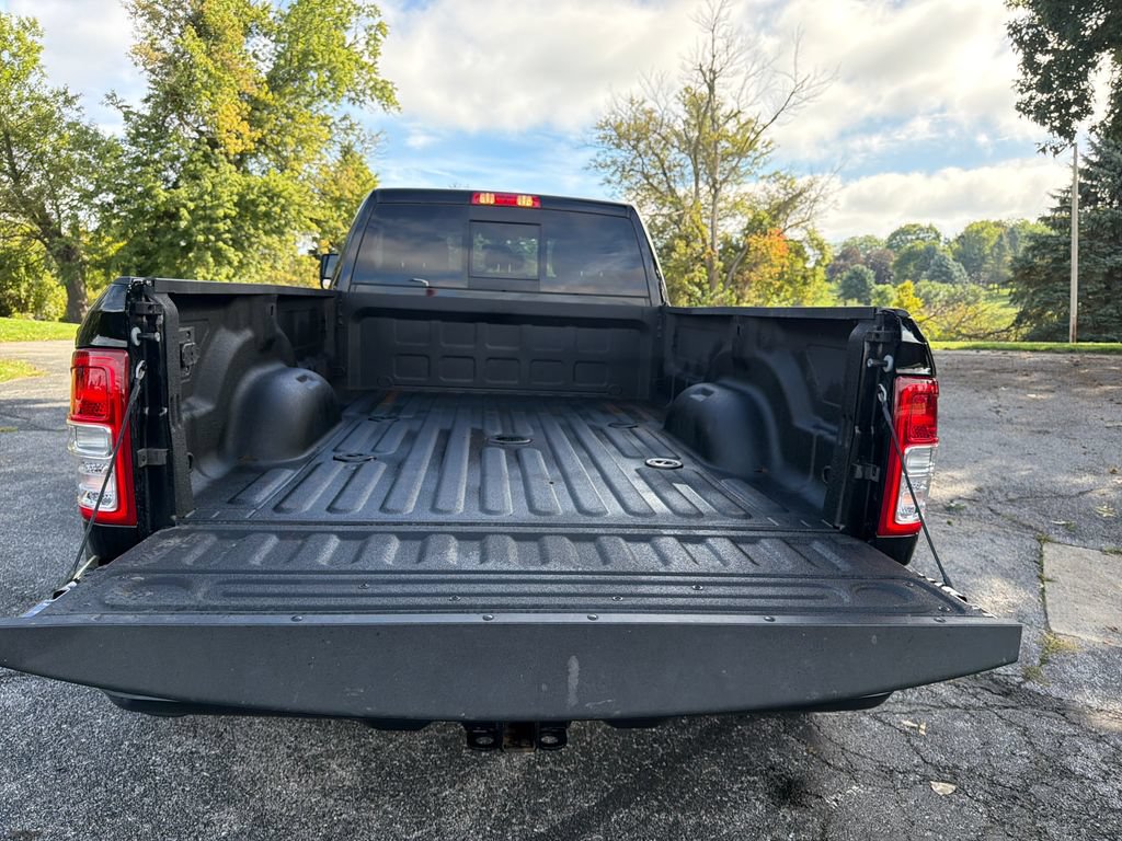 Used 2024 RAM 3500 Tradesman w/ Chrome Appearance Group AWD/4WD image 31