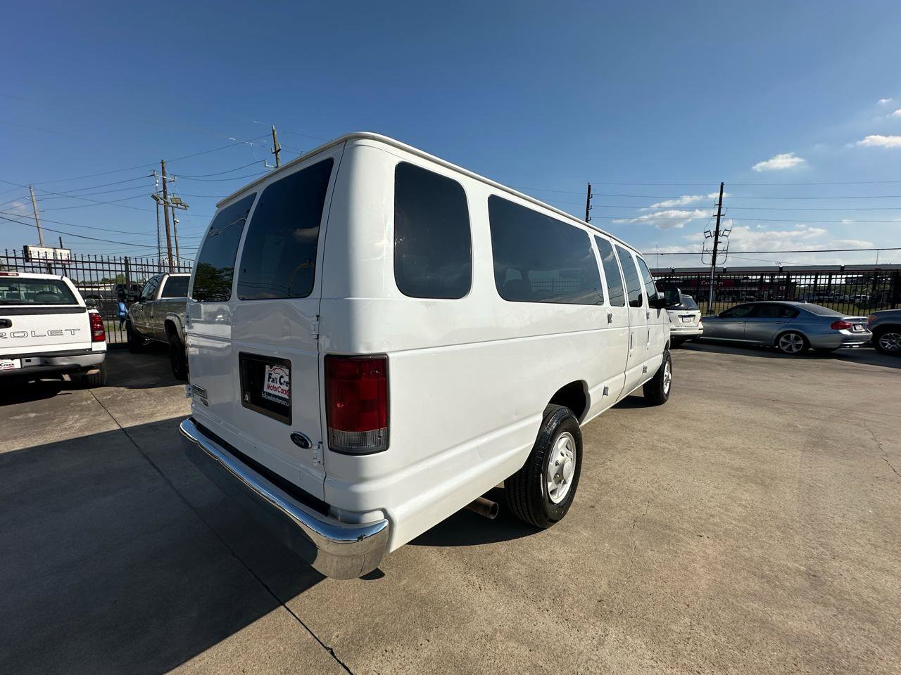 Used 2006 Ford E-350 and Econoline 350 Extended Wagon Super Duty image 5