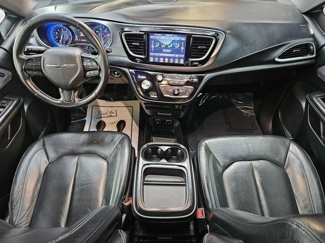 Used 2020 Chrysler Pacifica Touring-L w/ S Appearance Package image 22