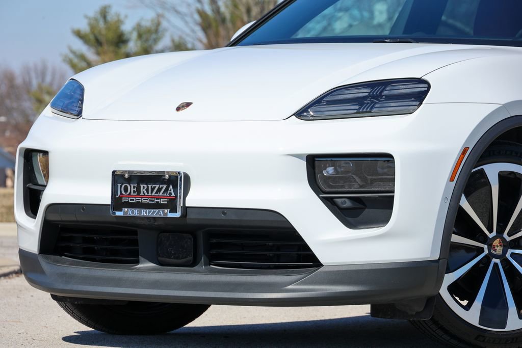 Certified 2025 Porsche Macan 4 Electric image 12