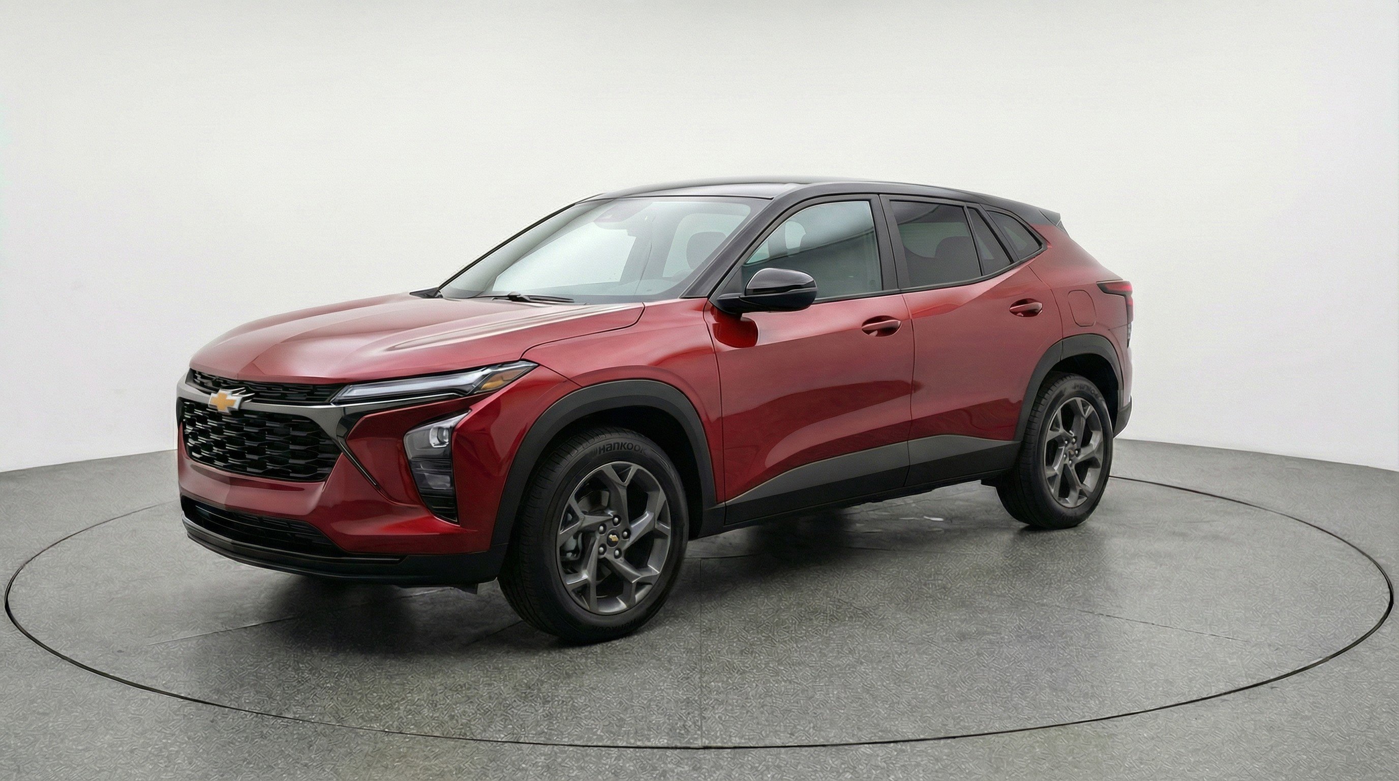 Used 2025 Chevrolet Trax LT FWD image 3