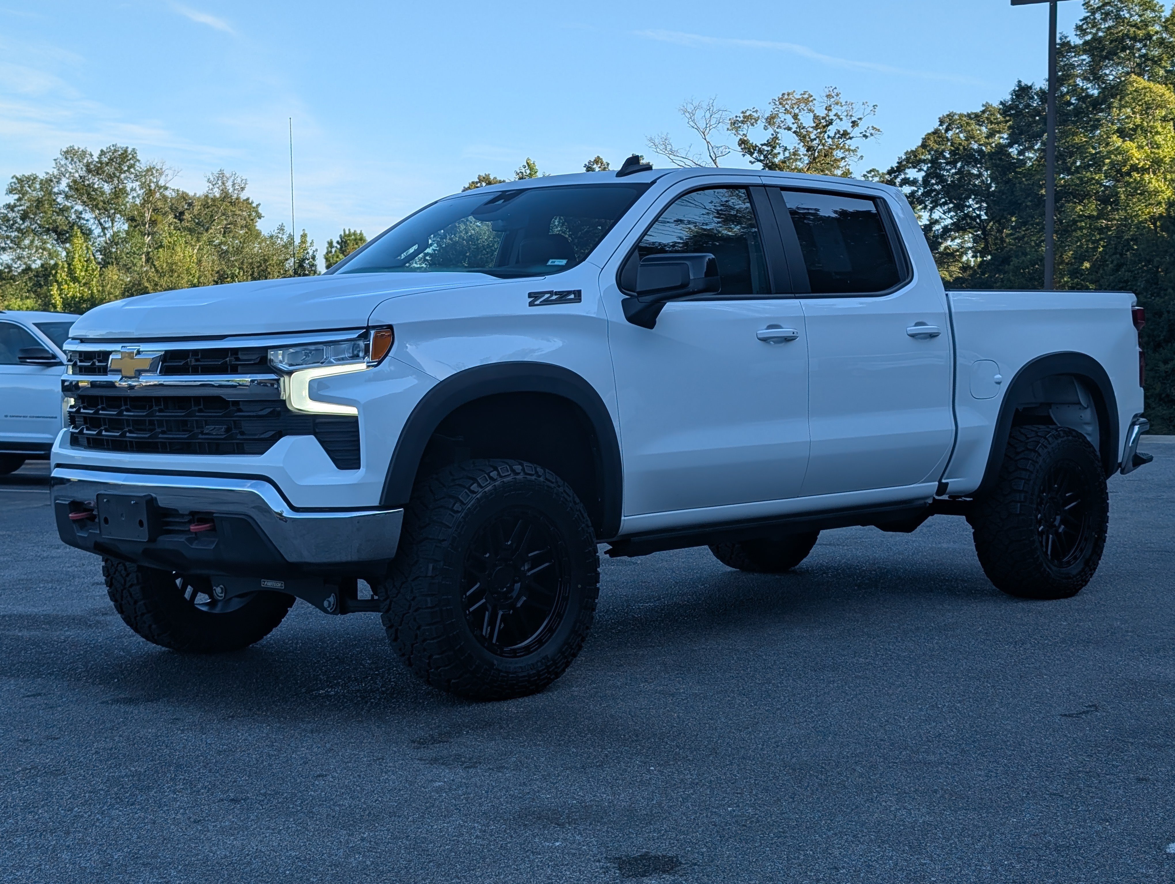 Used 2024 Chevrolet Silverado 1500 LT RWD image 5