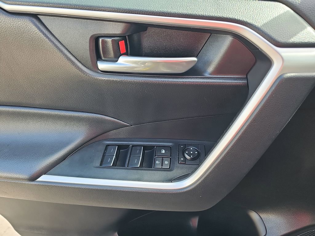 Used 2023 Toyota RAV4 XLE FWD image 32