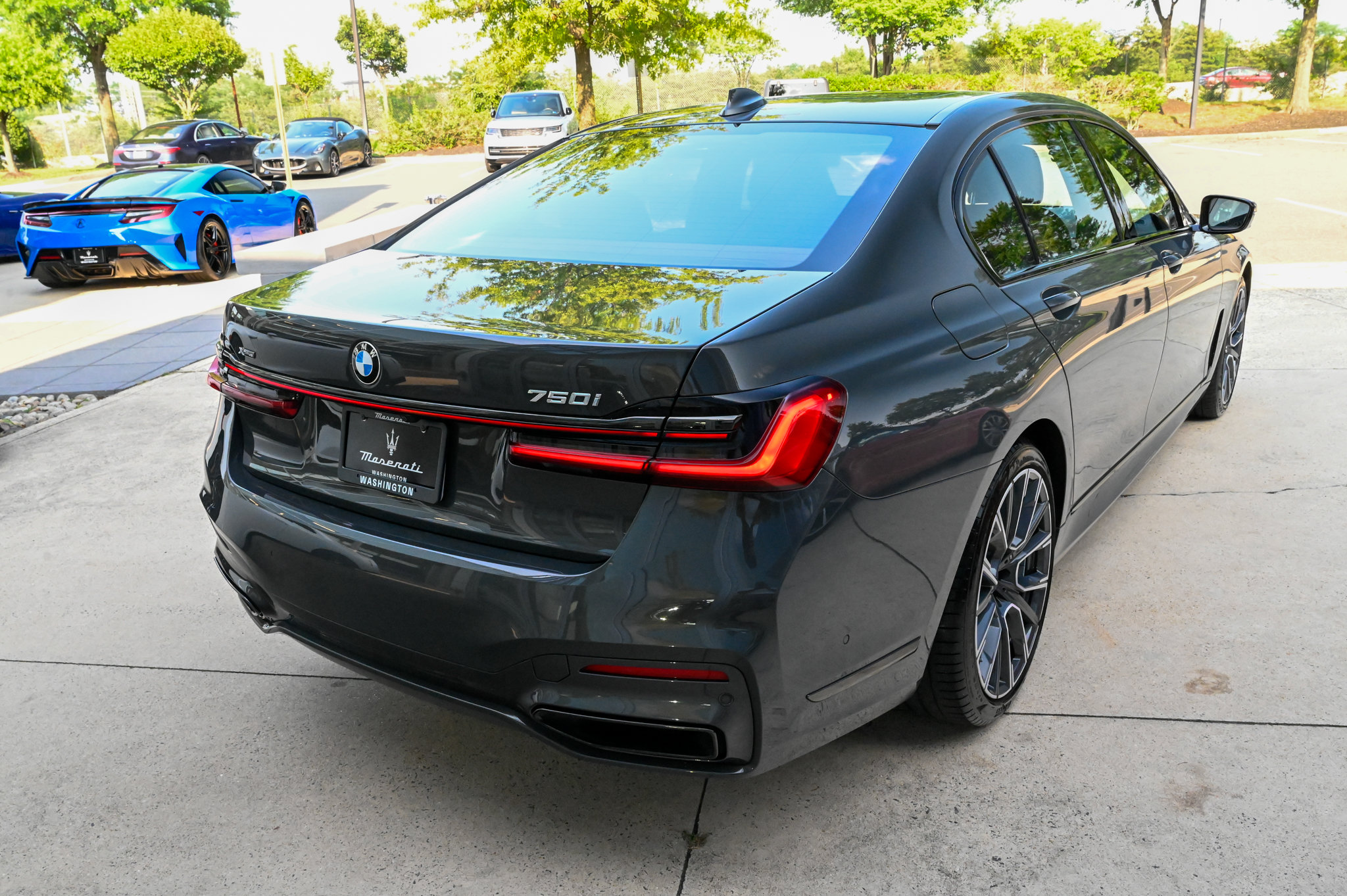 Used 2021 BMW 750i xDrive w/ Luxury Rear Seating Package AWD/4WD image 5