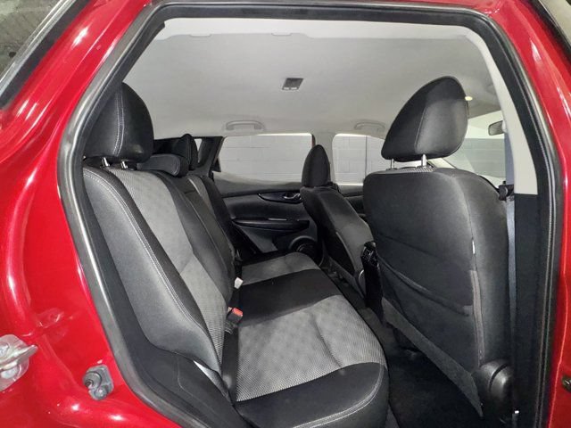 Used 2018 Nissan Rogue Sport SV w/ SV Technology Package AWD/4WD image 15