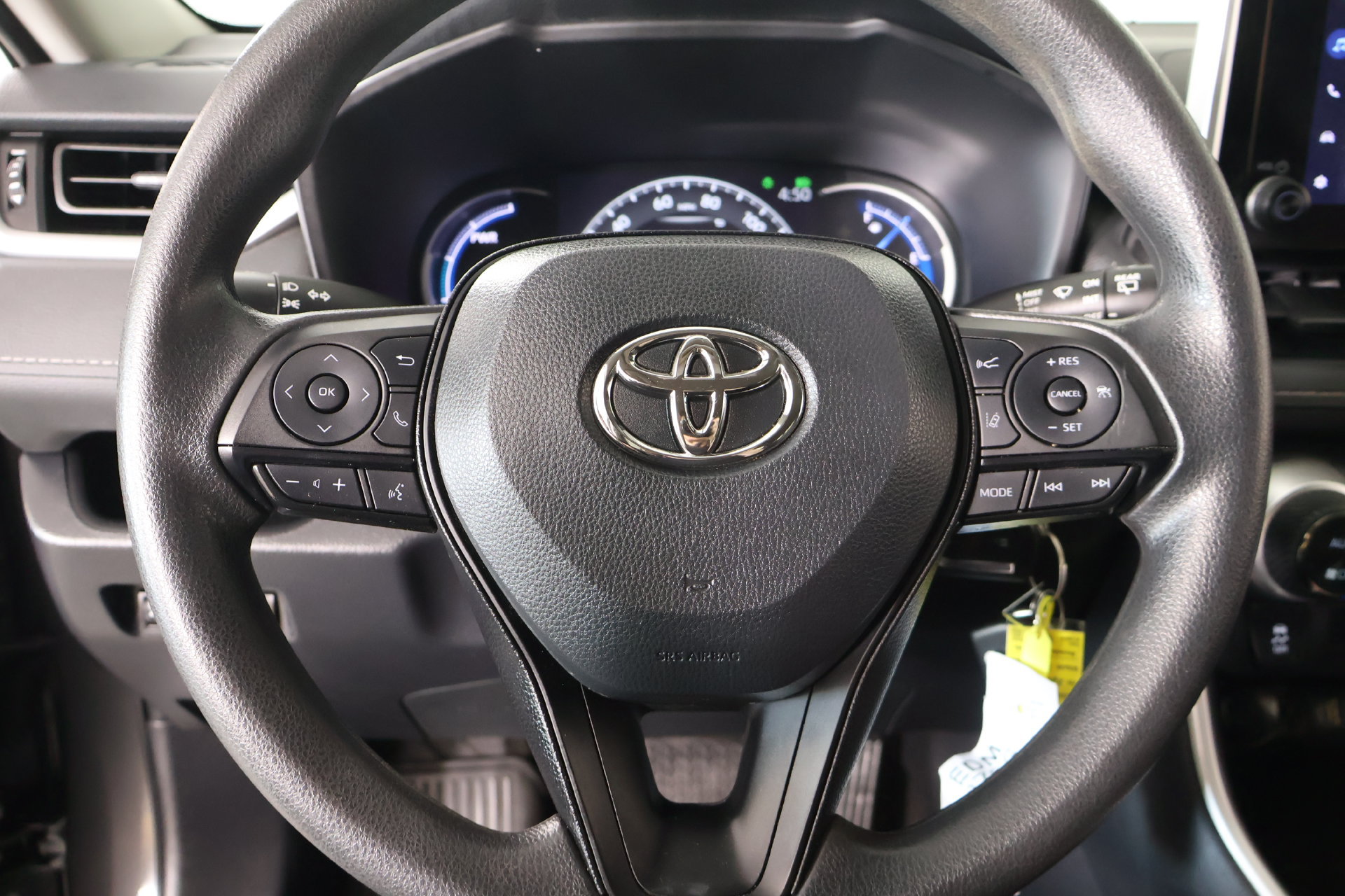 Used 2024 Toyota RAV4 LE AWD/4WD image 3