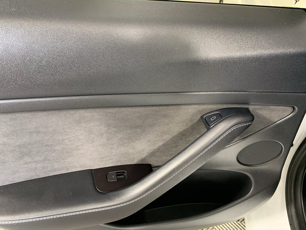 Used 2022 Tesla Model 3 Long Range AWD/4WD image 29