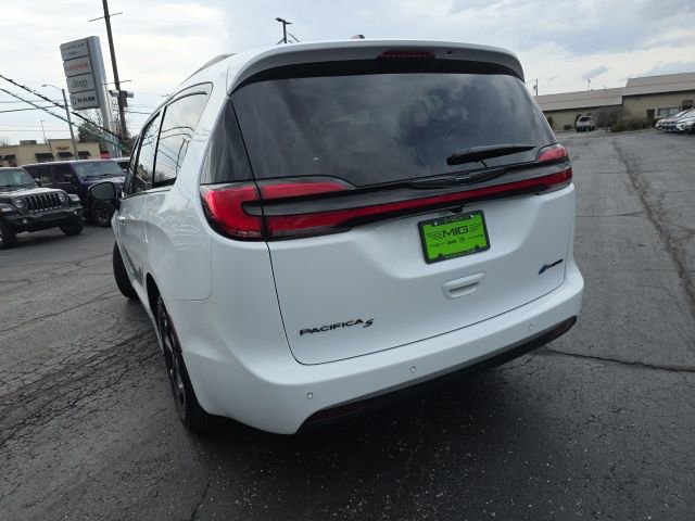 Used 2026 Chrysler Pacifica Premium image 5
