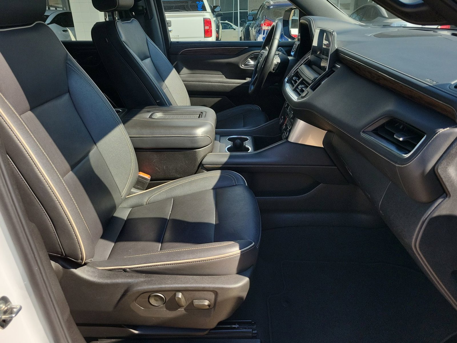 Used 2024 Chevrolet Tahoe Premier RWD image 27